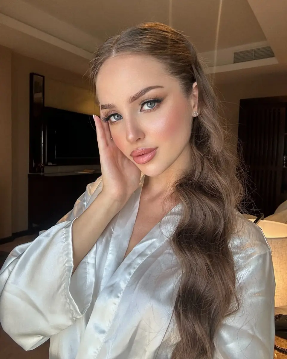 Anna profile in Dubai