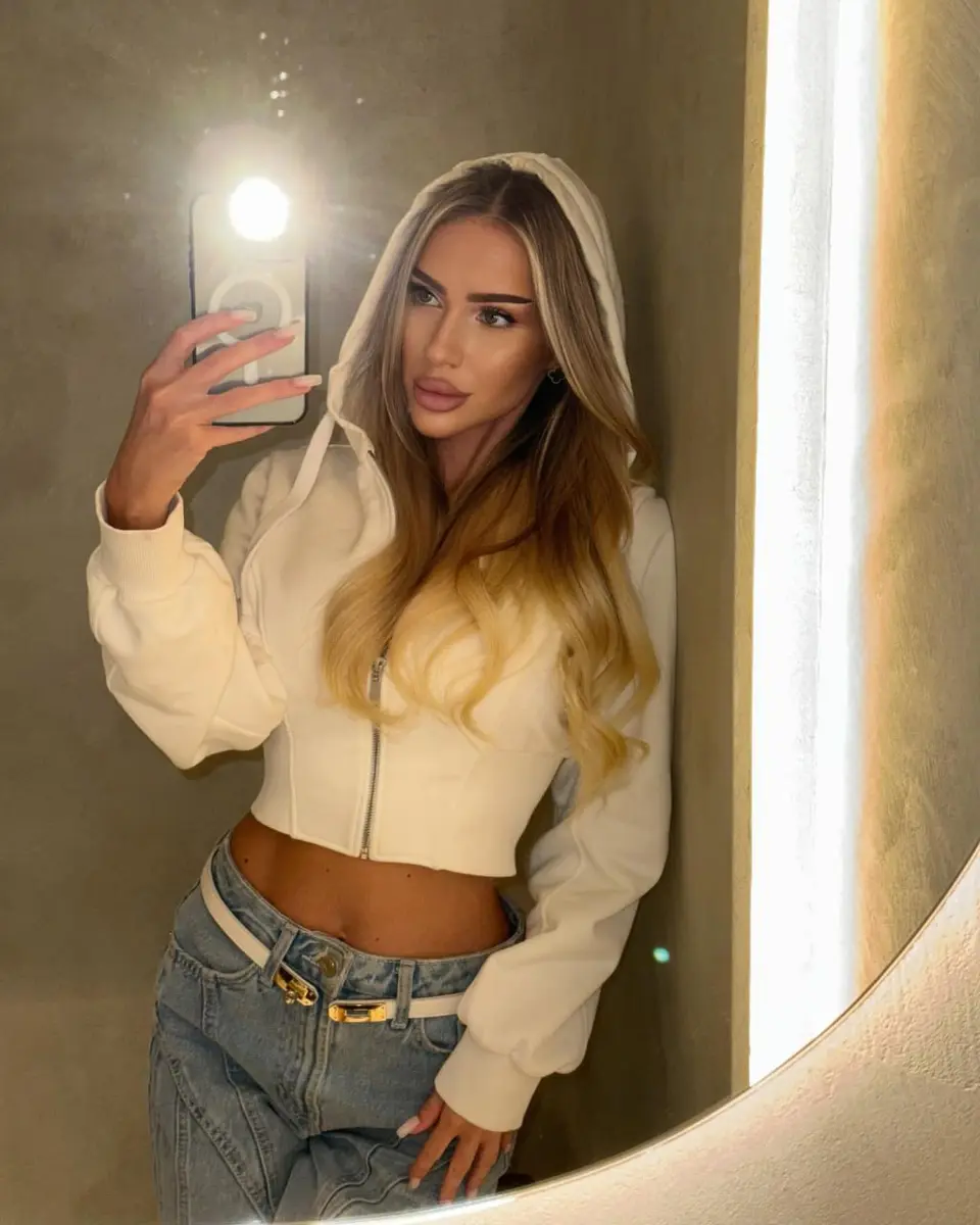 Ella profile in Dubai