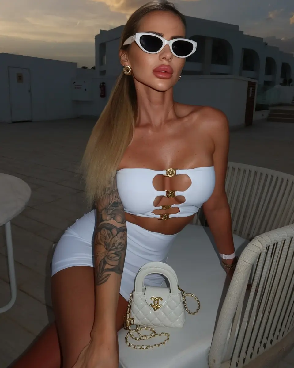 Ella profile in Dubai