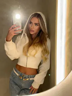 Ella profile in Dubai