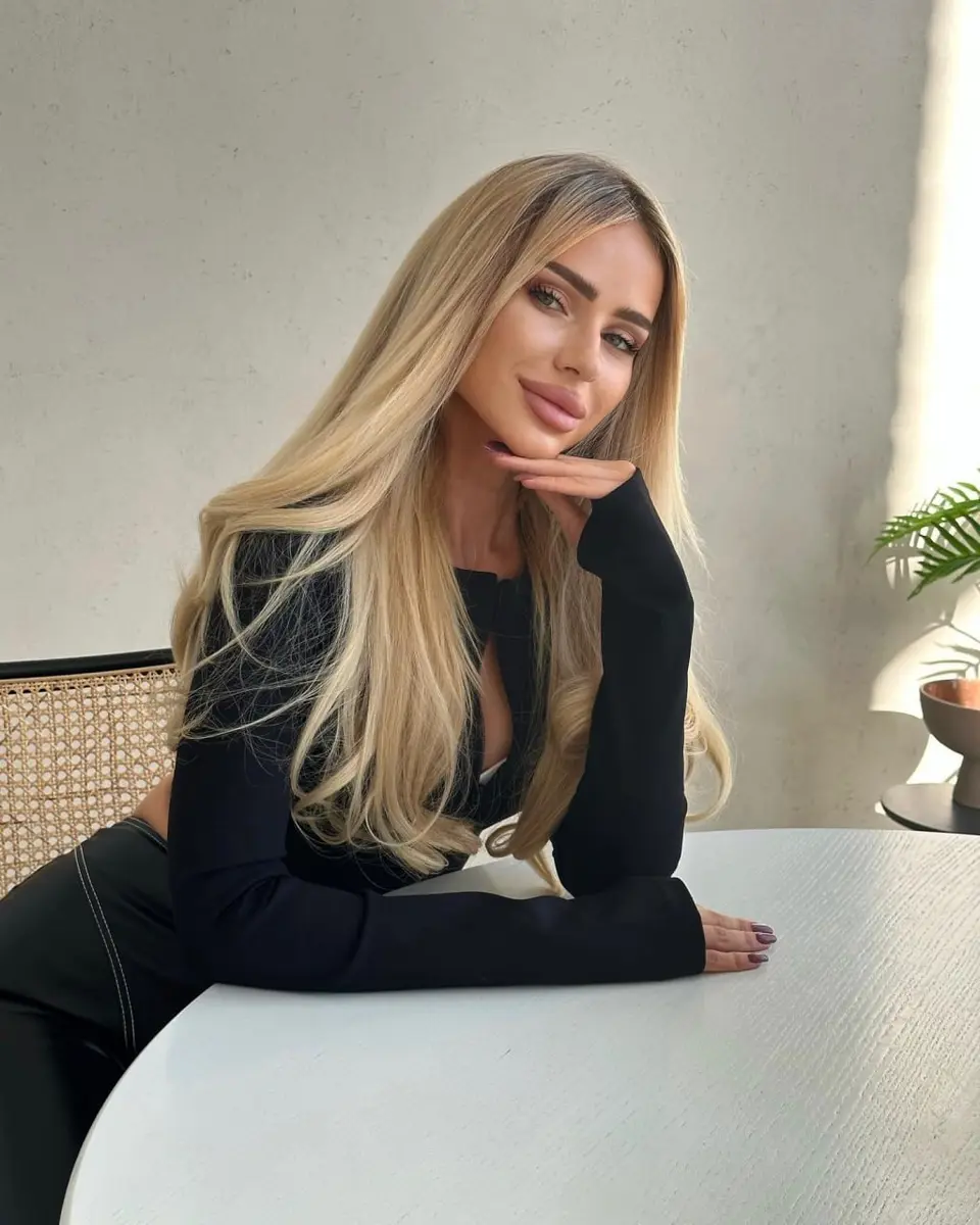 Ella profile in Dubai
