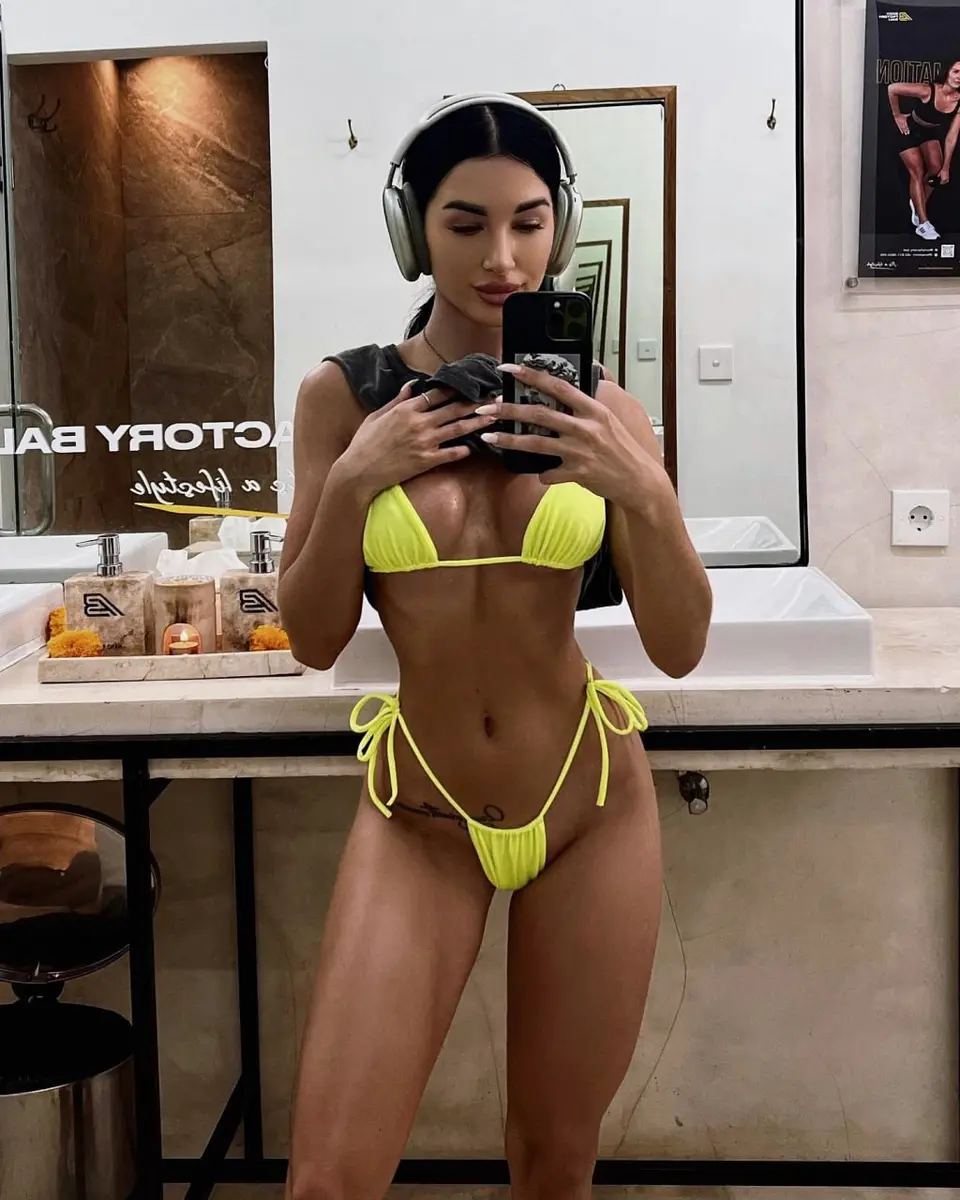 Eva profile in Dubai