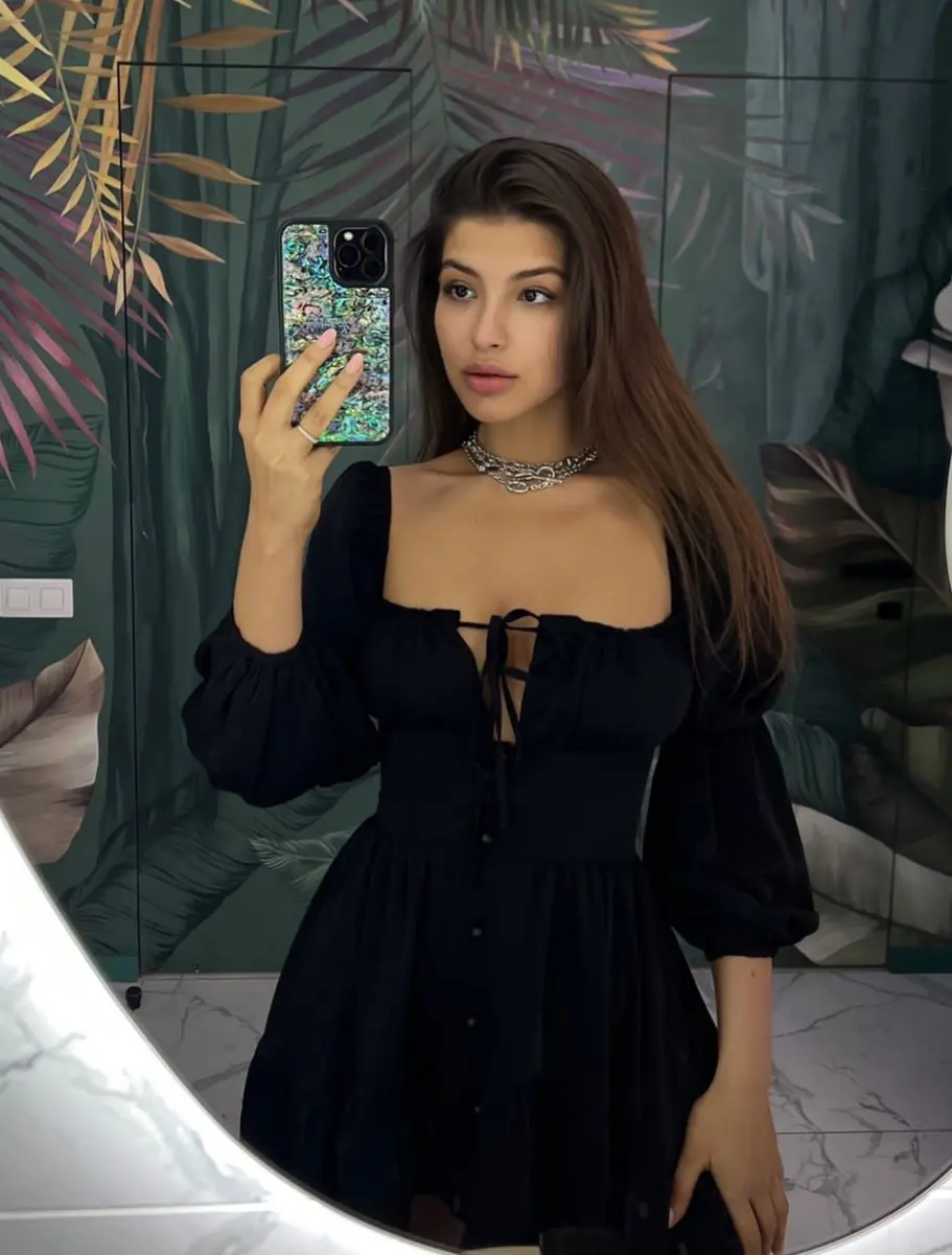 Julia profile in Dubai