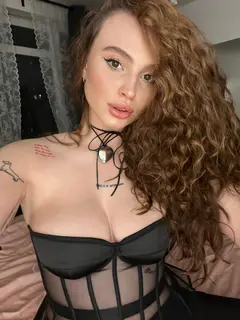 Julia profile in Dubai
