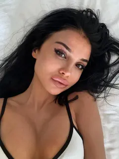 Lana profile in Dubai