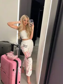 Leah profile in Dubai