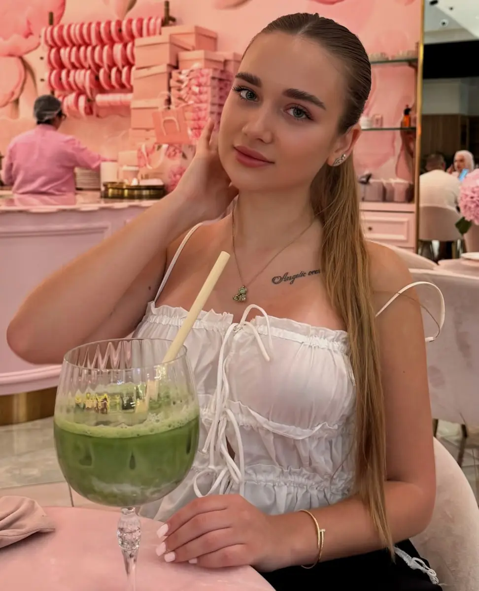 Lia profile in Dubai