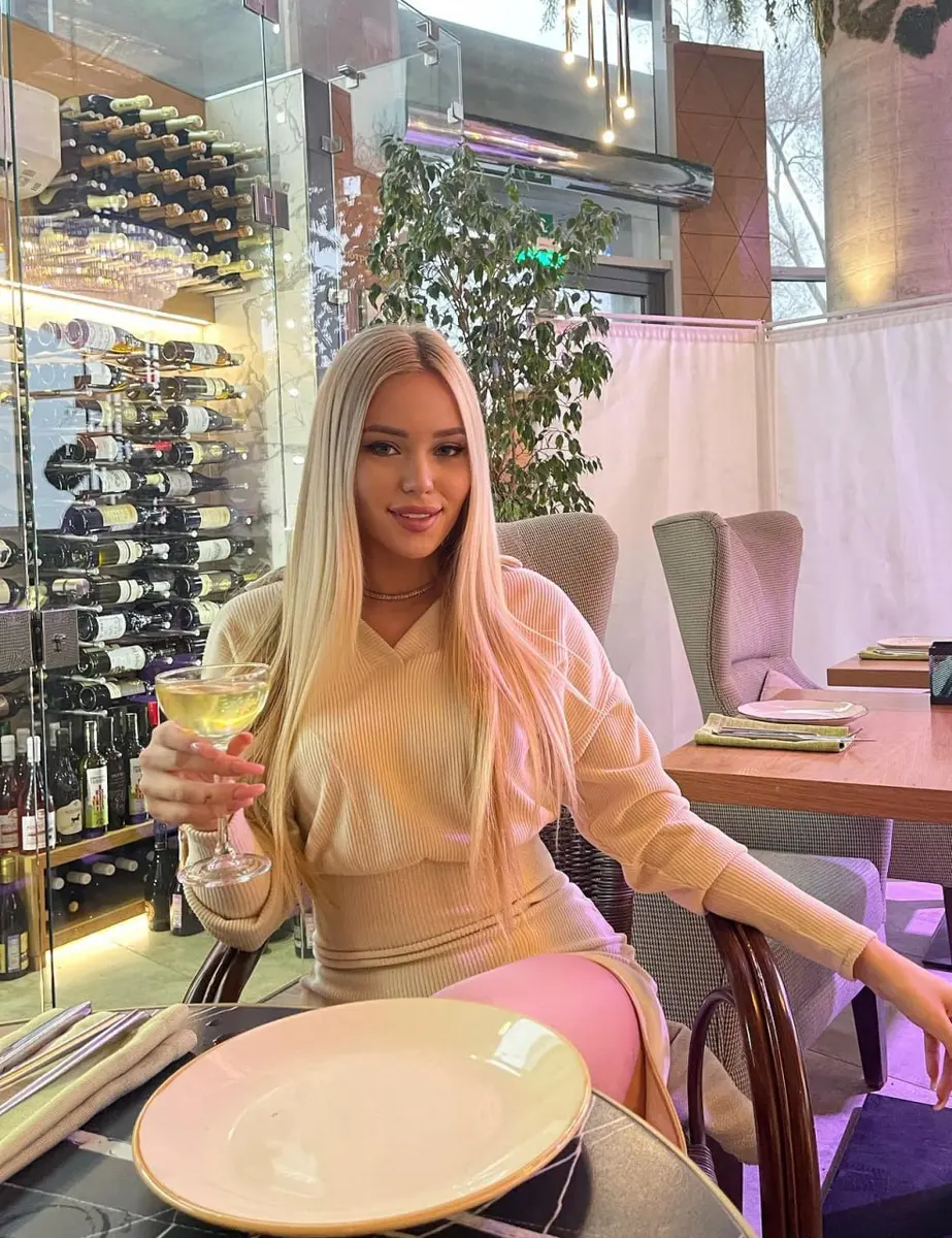 Lily profile in Dubai