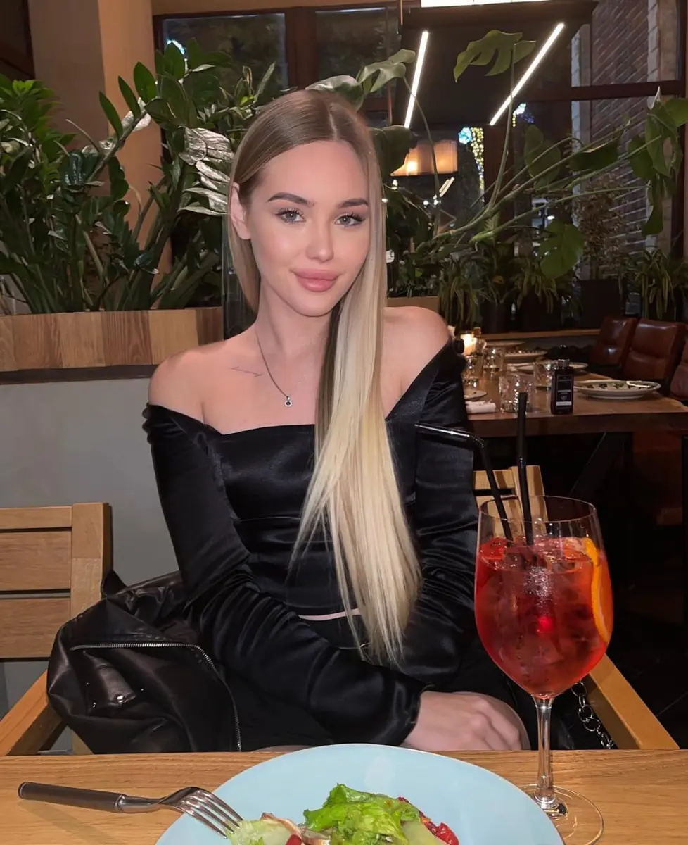 Lily profile in Dubai