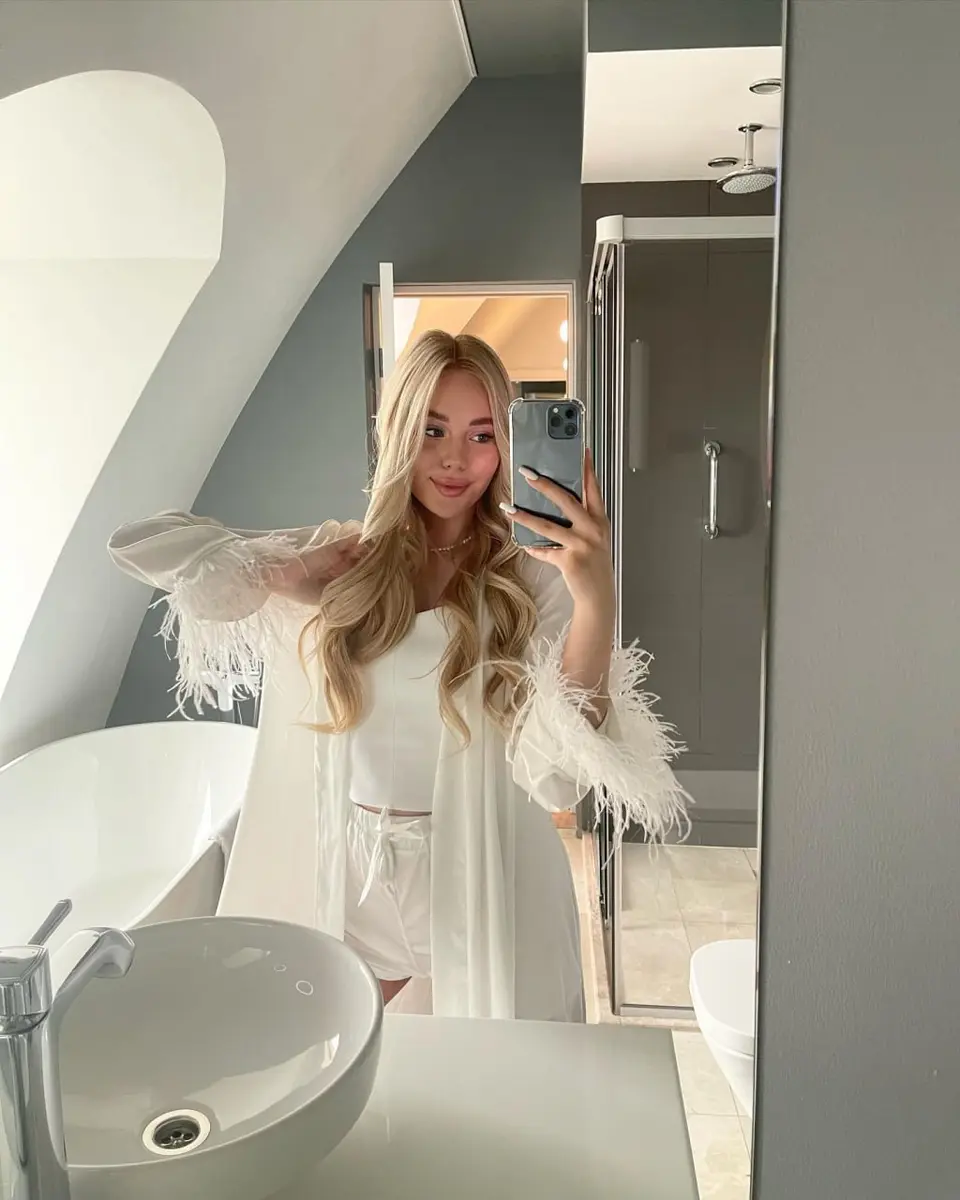 Lily profile in Dubai