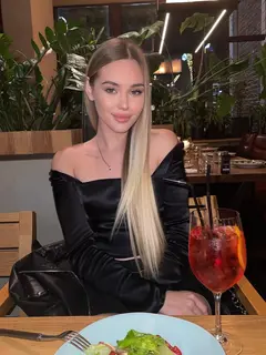 Lily profile in Dubai