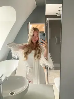 Lily profile in Dubai