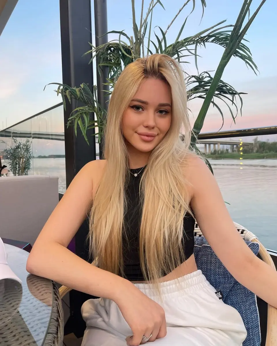 Lily profile in Dubai