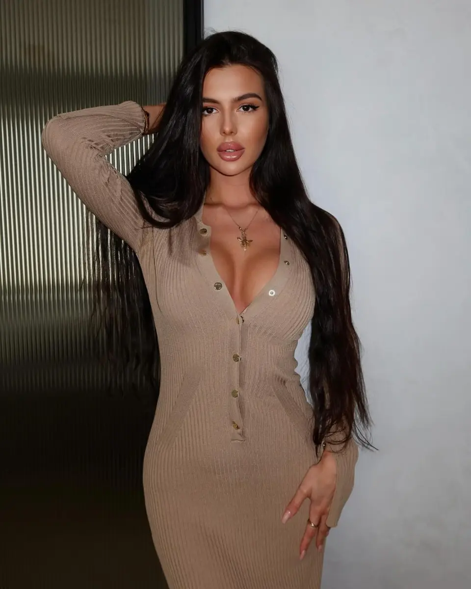 Linda profile in Dubai
