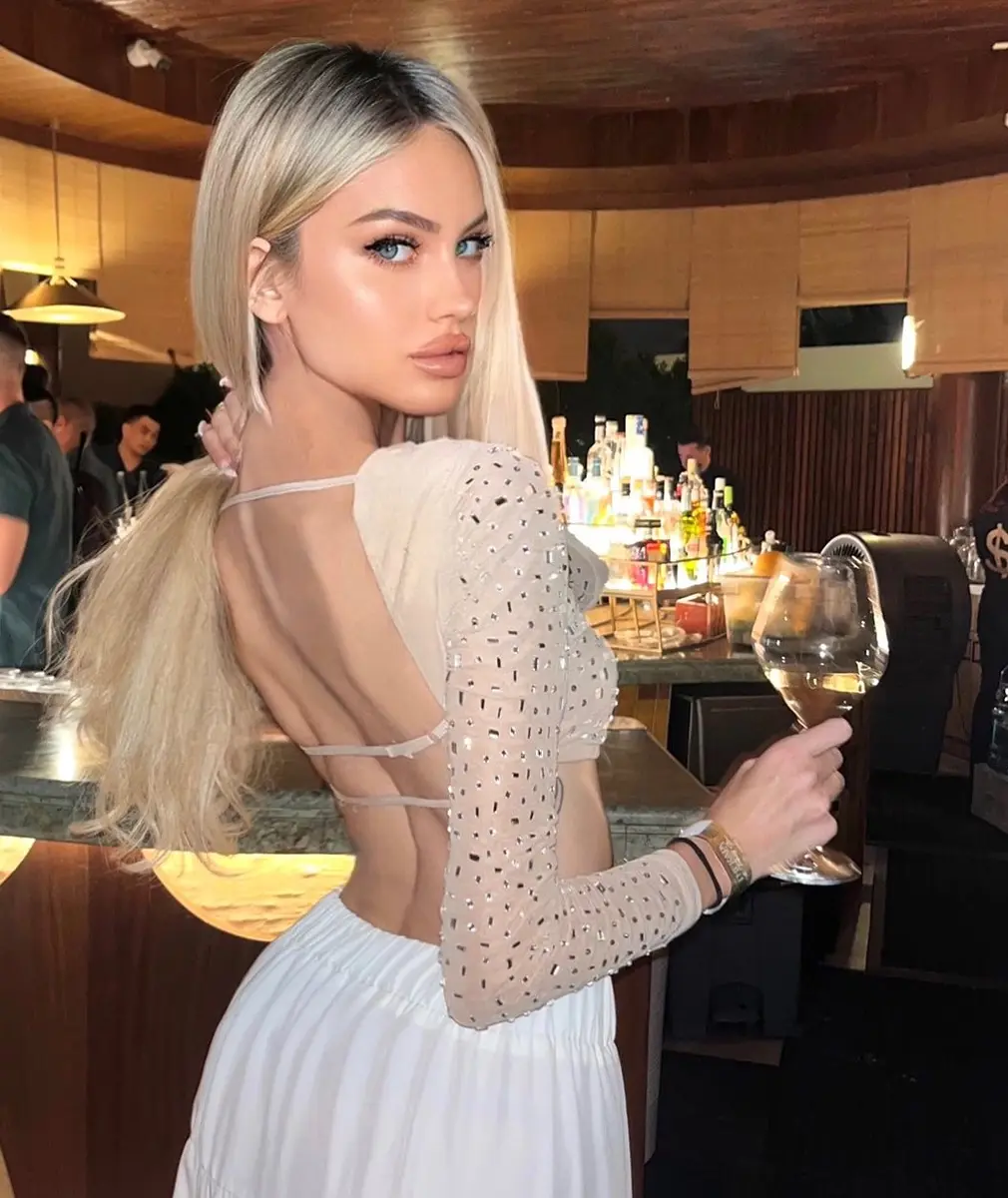 Nina profile in Dubai