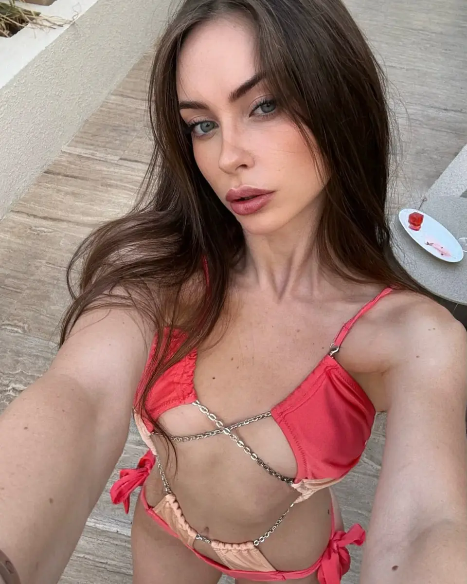 Tina profile in Dubai