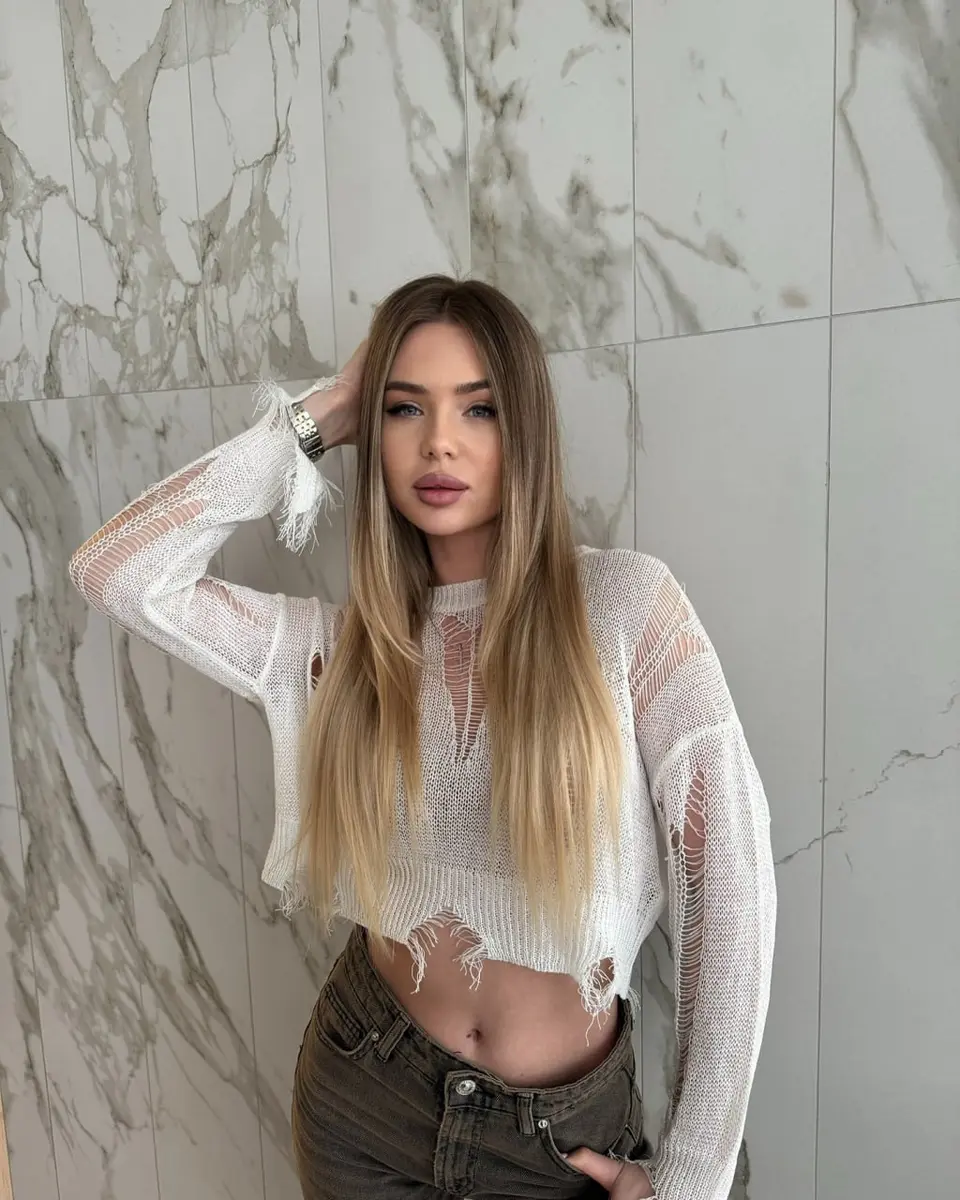 Vivian profile in Dubai