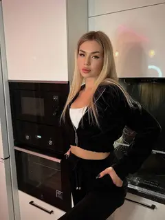 Vivian profile in Dubai